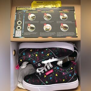 Heelys Pro 20 Prints Black w/ Multi Color Wheeled Shoes Youth Size 2 NEW IN BOX